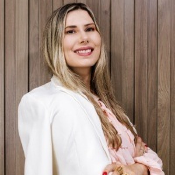 Dra-Rubia-200x300